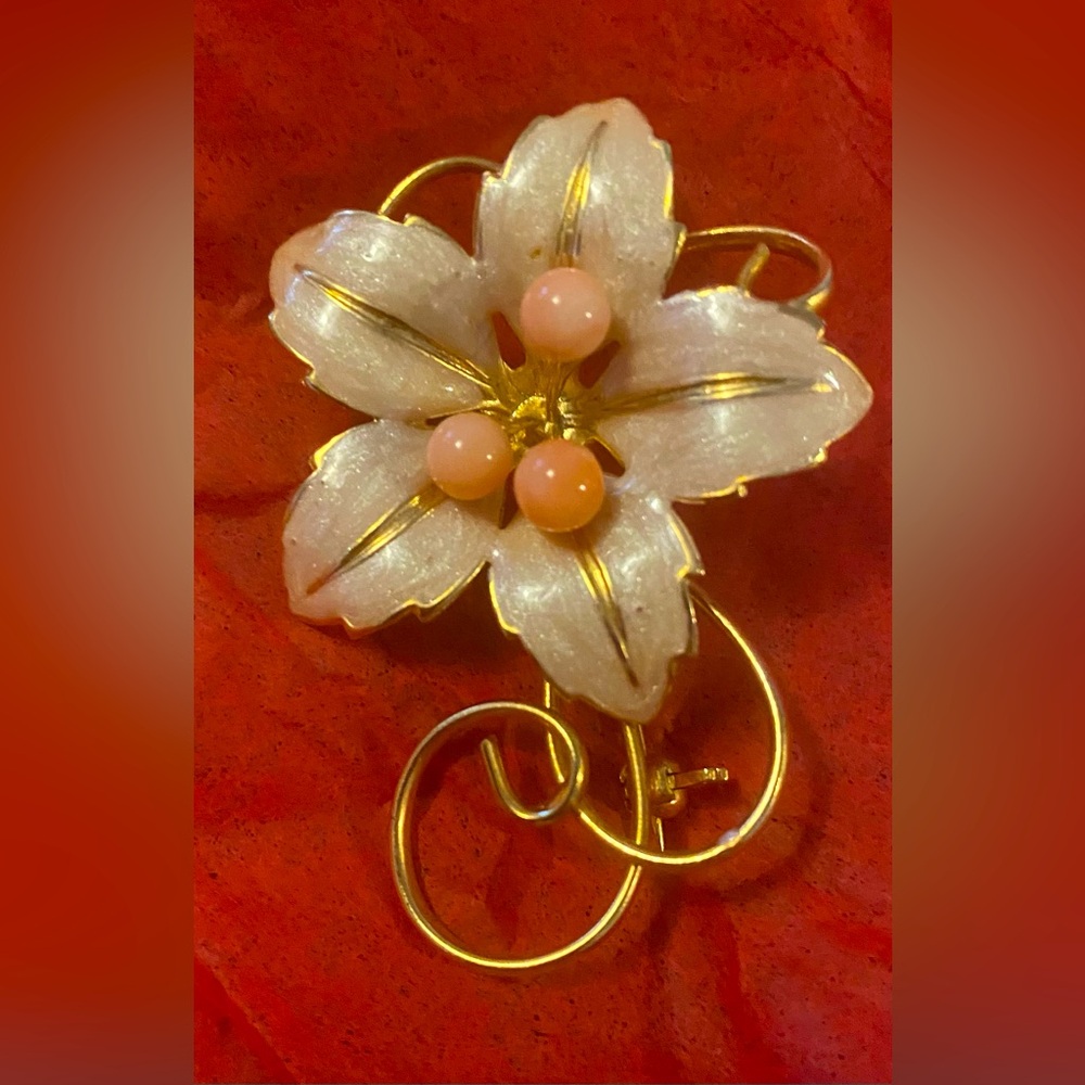 Vintage Gold Tone Porcelain Floral Brooch